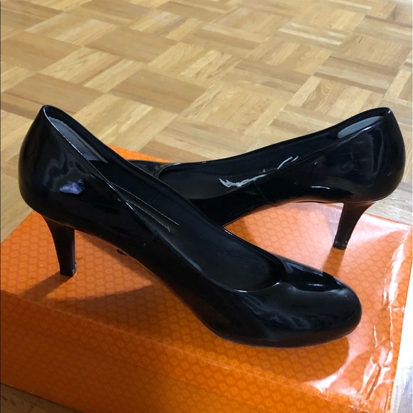 ‼️BLACK WOMEN’S ROUND EDGED HEELS‼️ - Picture 1 of 3